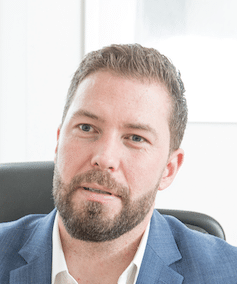 Malte Christesen, Versicherungsmakler im Büro